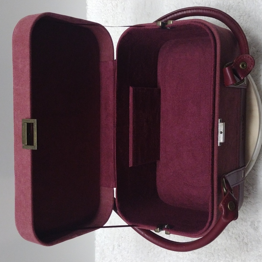 della Q Markers Train Case-Maroon - Picture 10 of 16